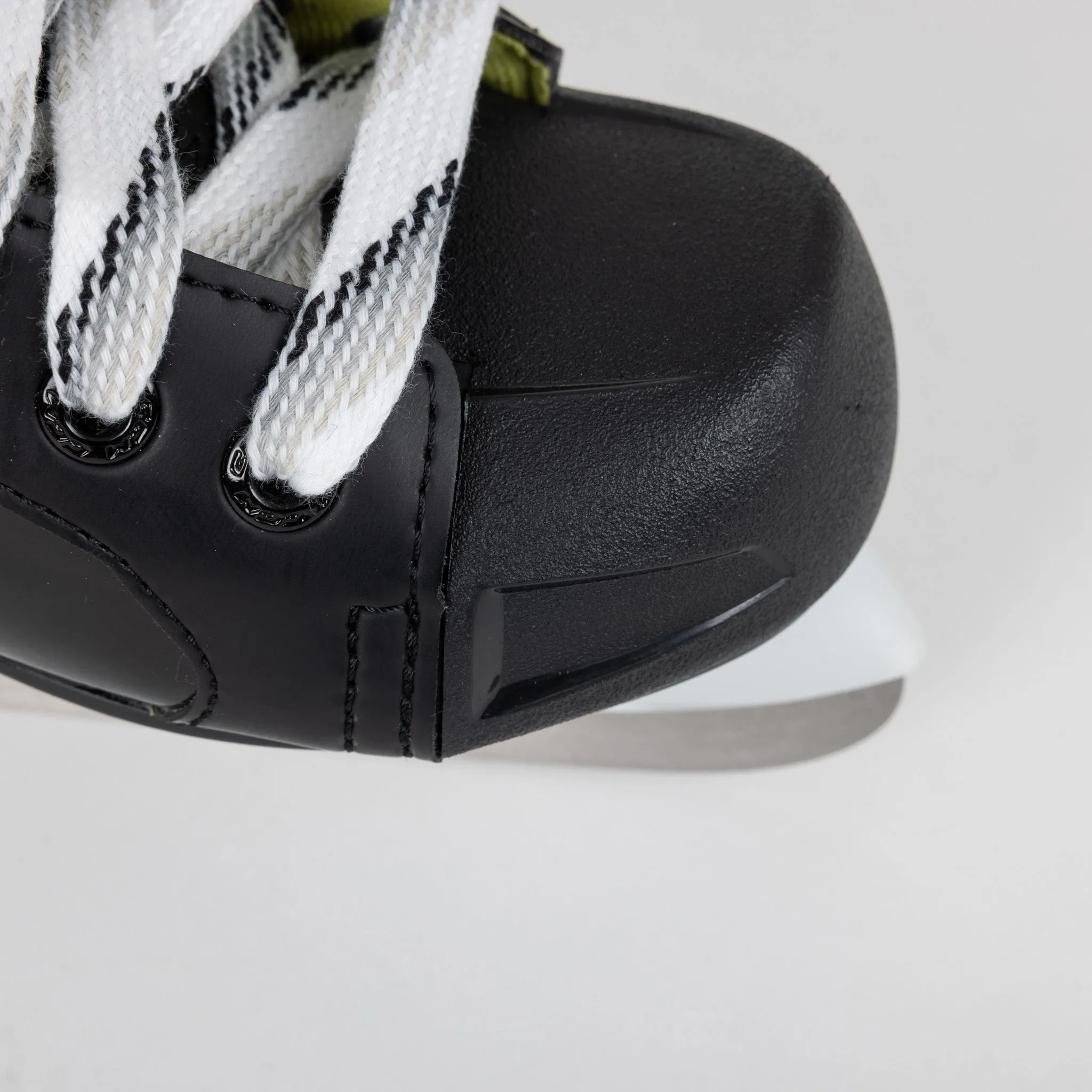 CCM Tacks XF80 Youth Hockey Skates