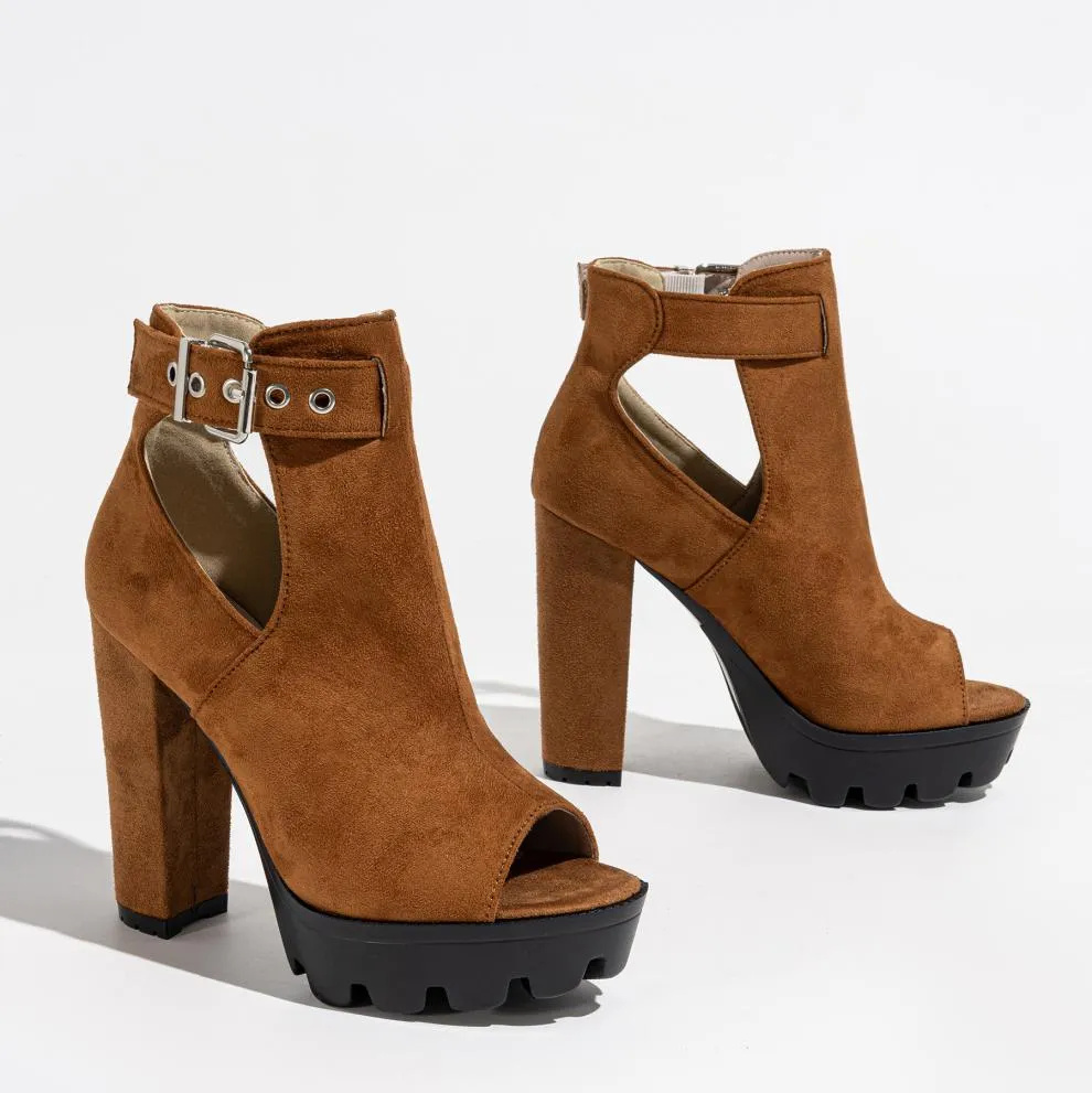 Comfortable buckle high heeled gladiator sandals