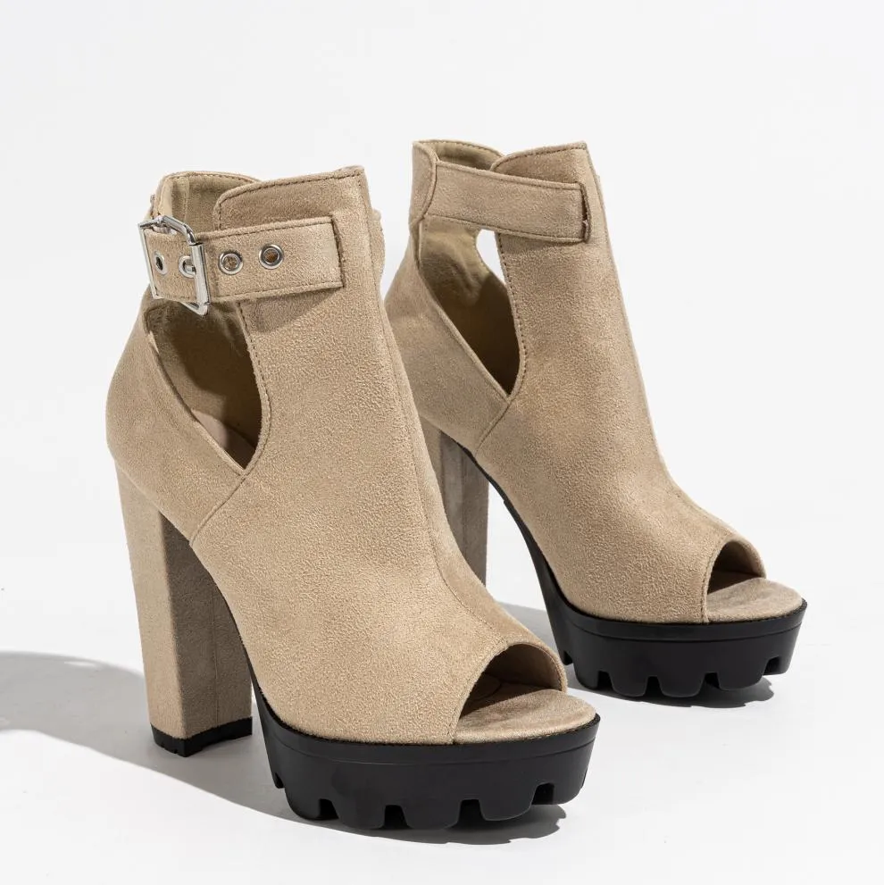 Comfortable buckle high heeled gladiator sandals