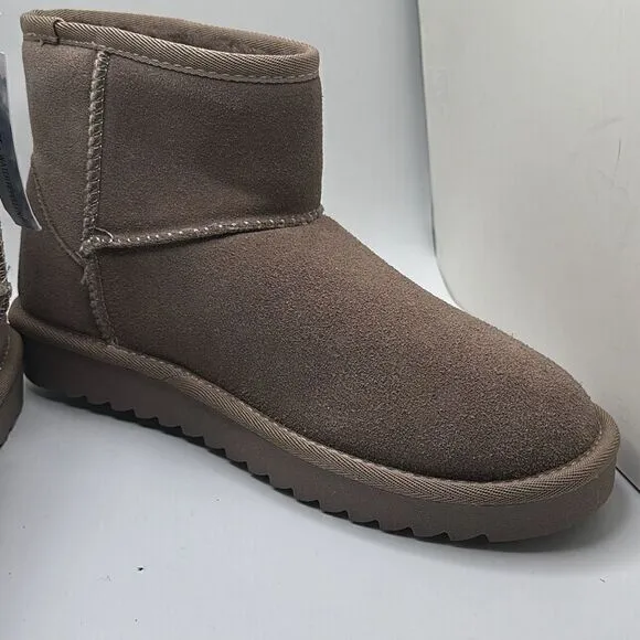 CUSHIONAIRE Women’s Cozy Boot 8 TAUPE