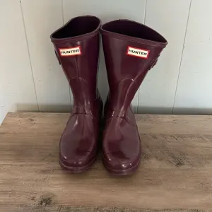 Hunter Plum Rain Boots Size 6