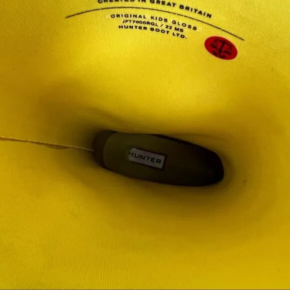 Hunter tall yellow waterproof rubber rain boots