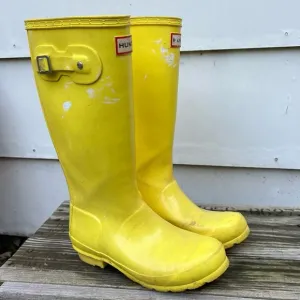 Hunter tall yellow waterproof rubber rain boots
