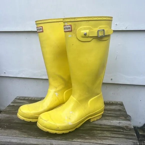 Hunter tall yellow waterproof rubber rain boots