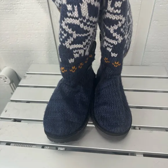 Muk LuKs WOMEN'S MALENA BOOT Blue Size 6 NWOT