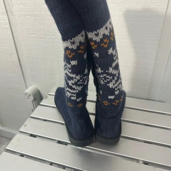 Muk LuKs WOMEN'S MALENA BOOT Blue Size 6 NWOT