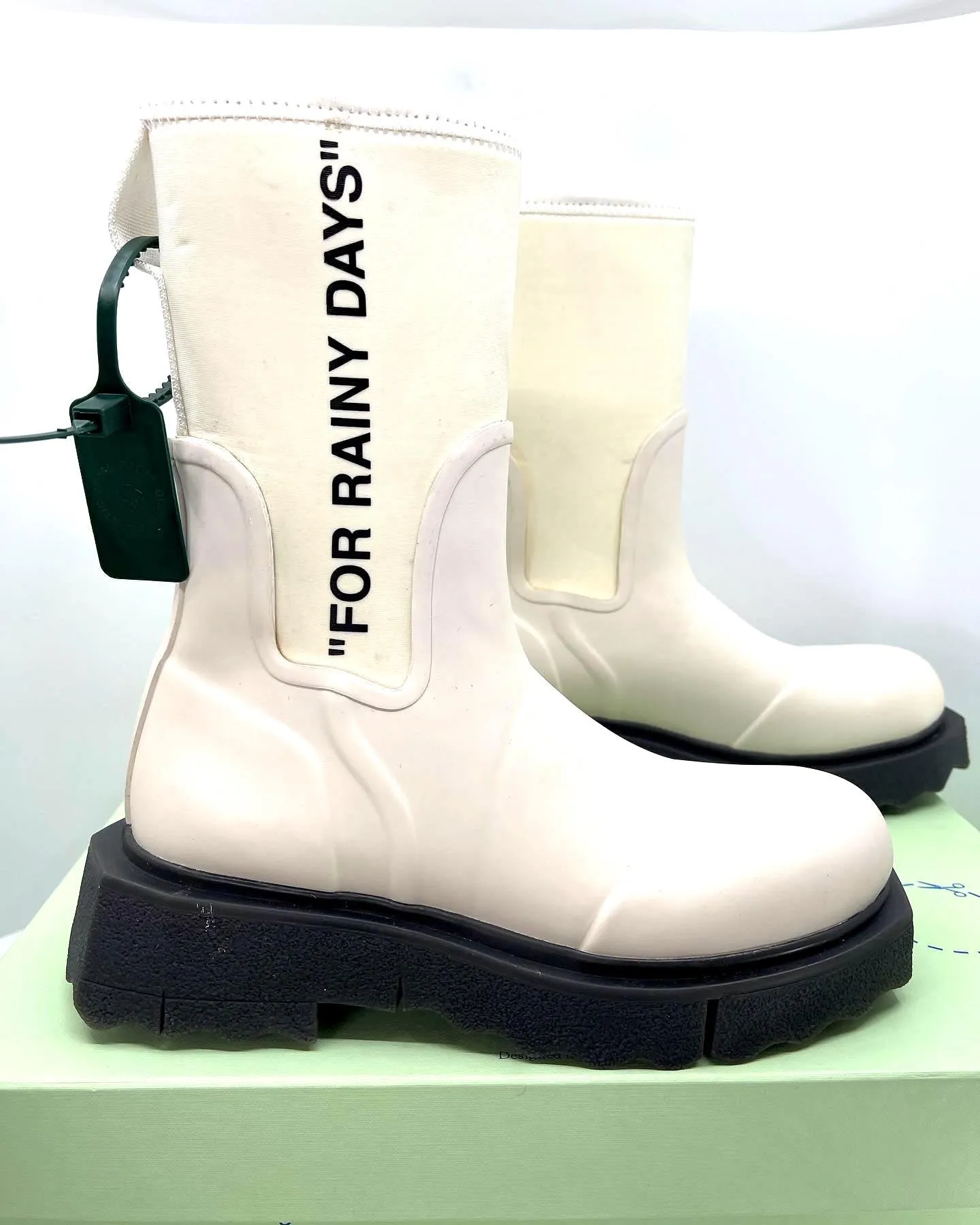 OFF-WHITE SPONGE RUBBER RAIN BOOTS
