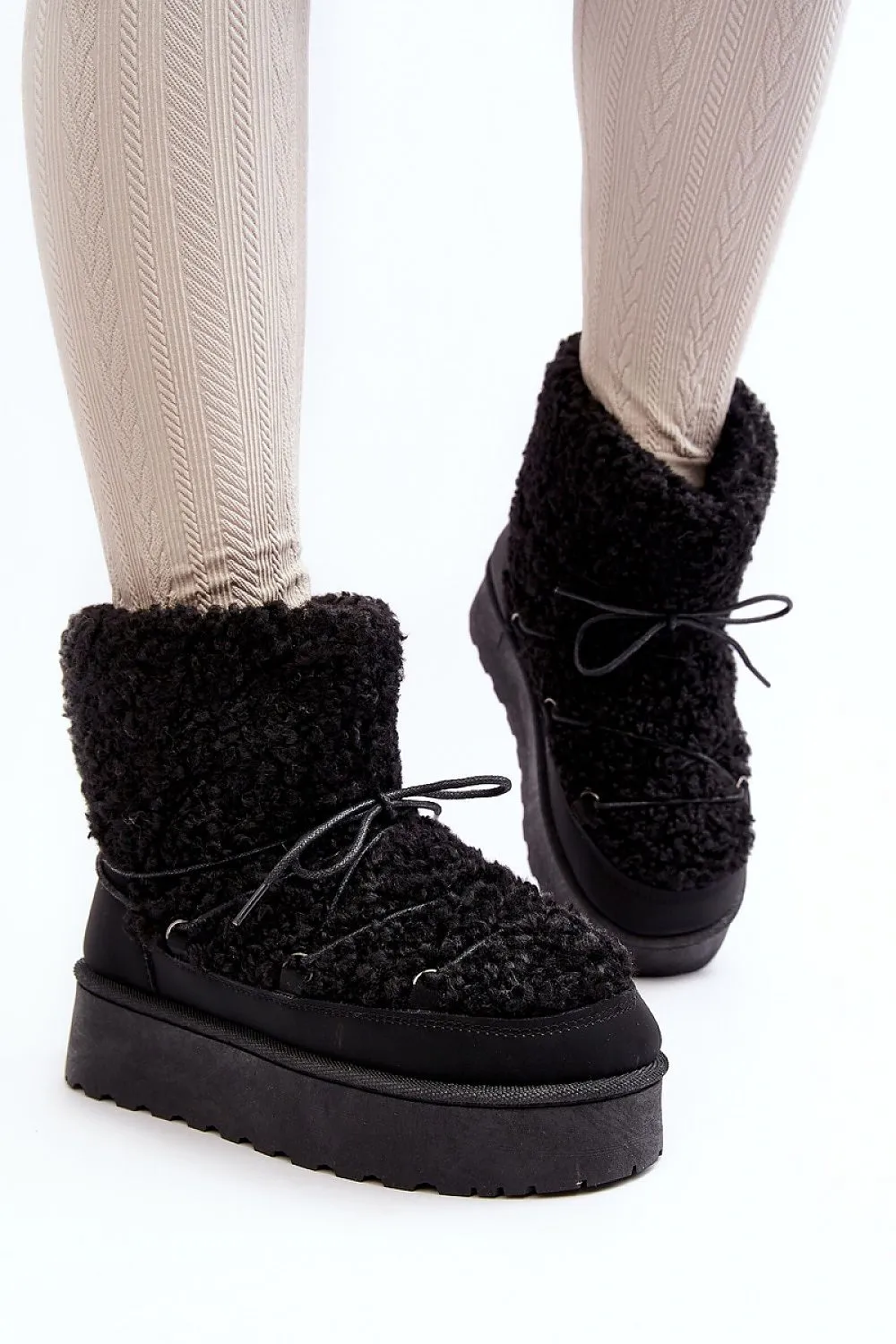 Snow boots