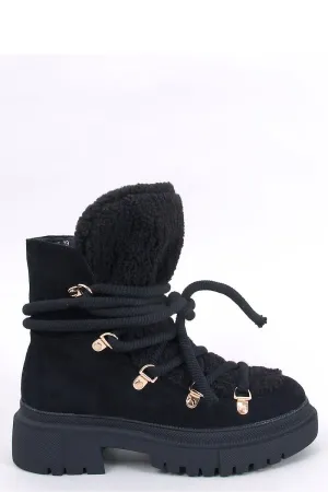 Snow boots